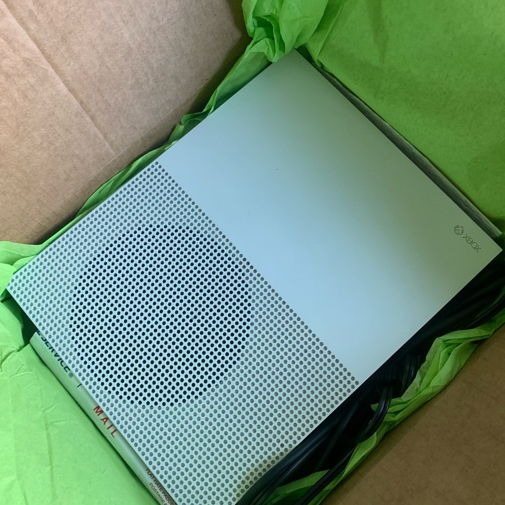 XBOX ONE White Gaming Console USED SET! In great condition!!